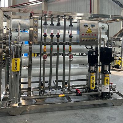 Thiết bị khử muối nước bằng máy thẩm thấu ngược 4 tấn